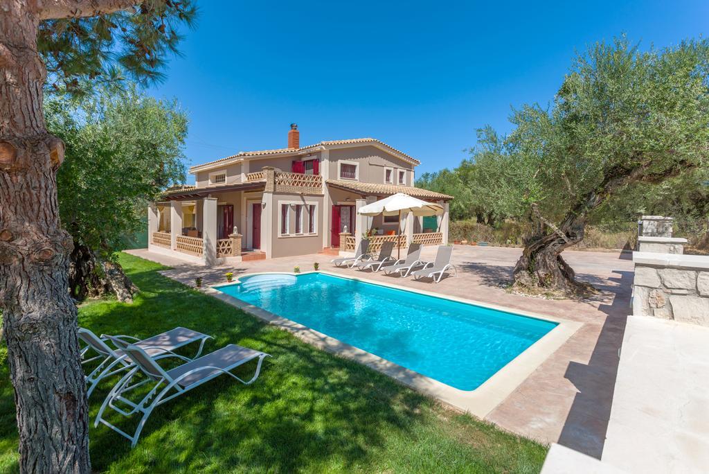 Evalexia Villa - Luxury Villa With Private Pool Near Laganas Perfect For Groups By Villa Mana Gers Kalamákion Exteriér fotografie