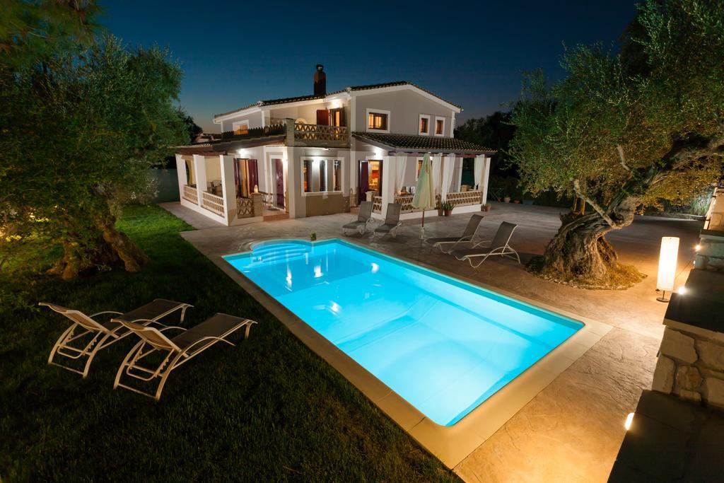 Evalexia Villa - Luxury Villa With Private Pool Near Laganas Perfect For Groups By Villa Mana Gers Kalamákion Exteriér fotografie