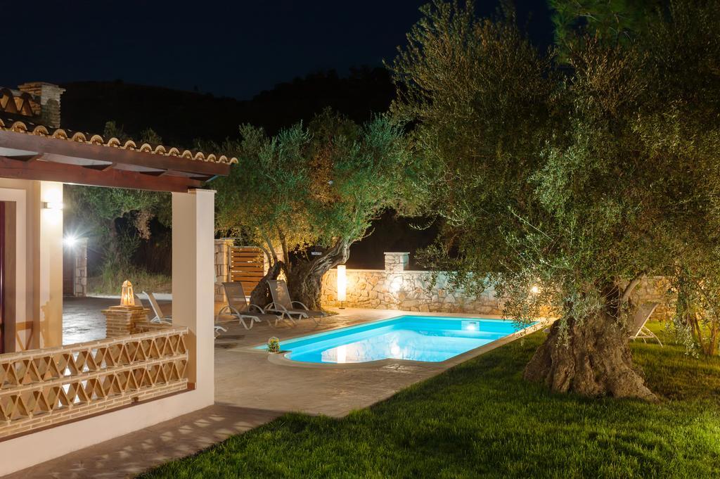 Evalexia Villa - Luxury Villa With Private Pool Near Laganas Perfect For Groups By Villa Mana Gers Kalamákion Exteriér fotografie