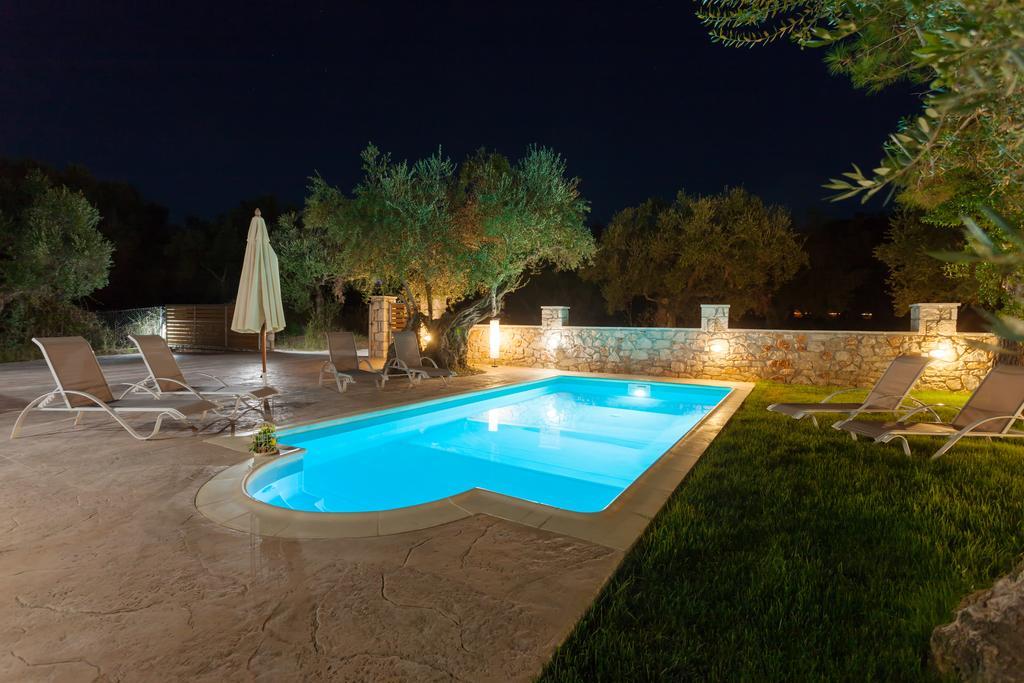 Evalexia Villa - Luxury Villa With Private Pool Near Laganas Perfect For Groups By Villa Mana Gers Kalamákion Exteriér fotografie